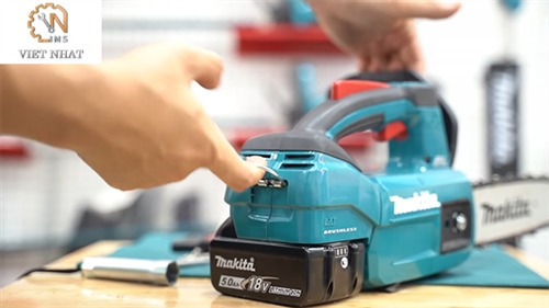 Cấu tạo và ứng dụng của máy cưa xích mini Makita DUC254 trong sản xuất