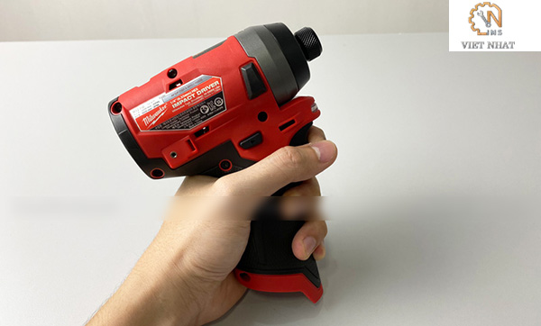 Sự quan trọng của máy vặn vít Milwaukee M12 FID khi làm việc trong thực tiến