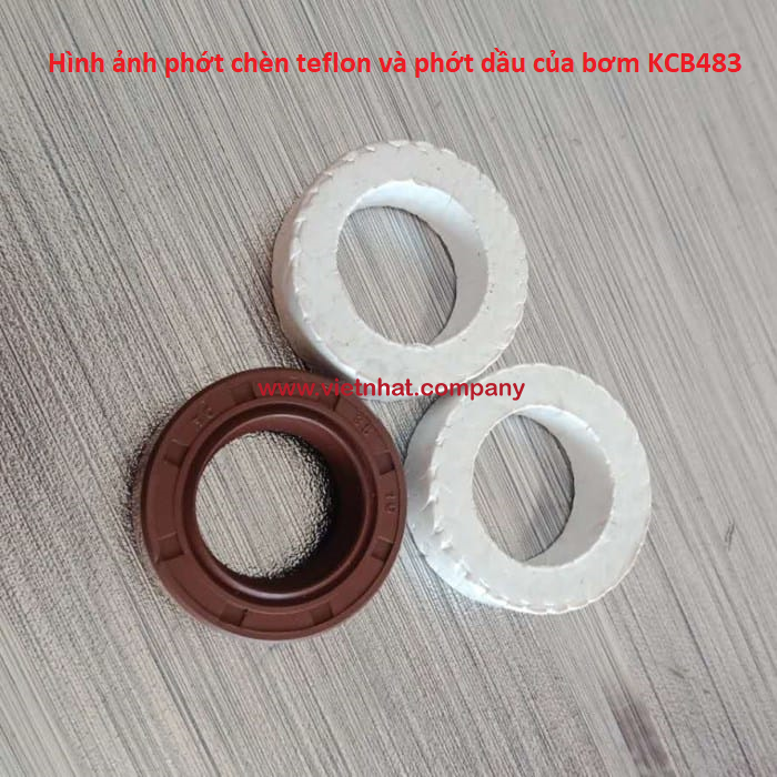 hinh-anh-phot-chen-teflon-cua-bom-kcb483