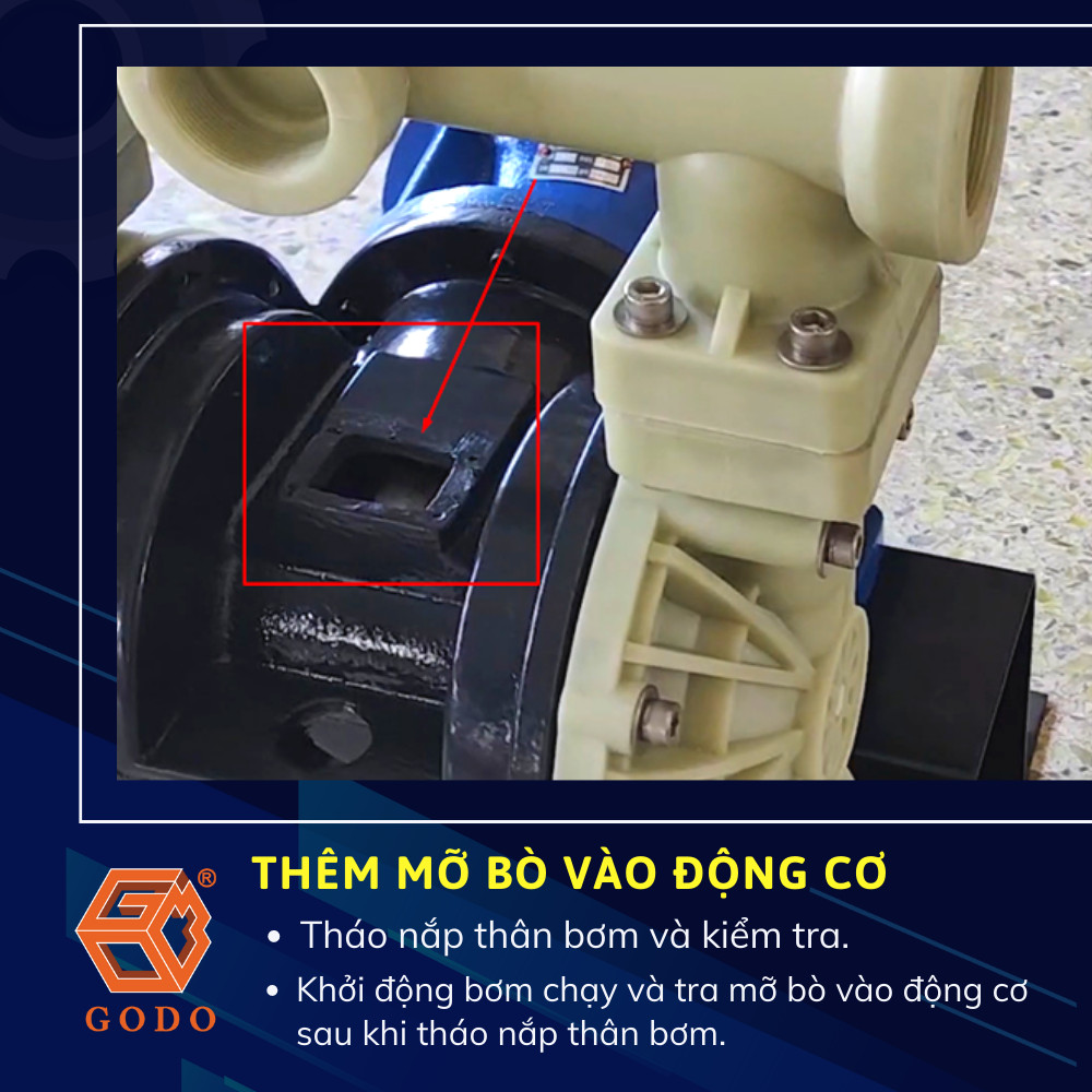  Thêm mỡ bò vào động cơ 