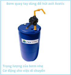 Bơm cầm tay vỏ nhựa mầu vàng dùng để hút axit acetic từ thùng phuy 200 lít 