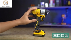 Thông tin nổi bật về máy bắn vít Dewalt DCF 801 đang được sử dụng