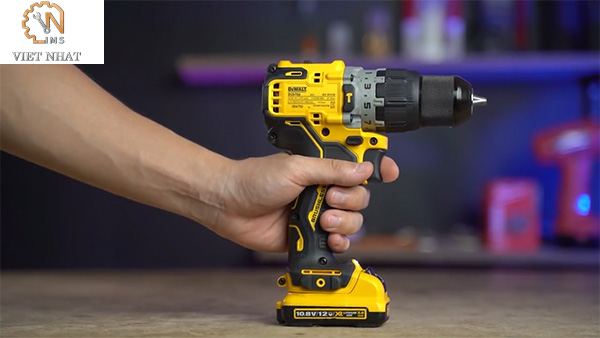 Đặc điểm nổi bật về máy khoan pin Dewalt DCD706 đang đang thịnh hành